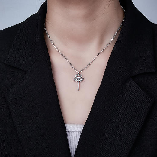 【线上铂金馆】PT950 【国际铂金协会】铂金心形双翼魔法棒吊坠（不含链）(BDZ00016)预售产品下单后不退款不退货不换货不补差价) 商品图3