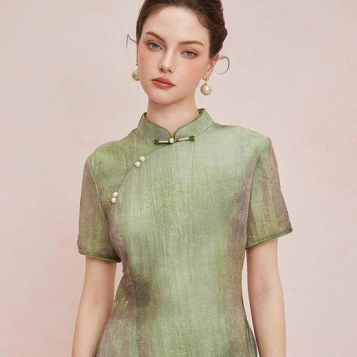 QF821斯尔丽25夏季新款旗袍奥黛A摆晕染效果手工盘扣旗开得胜连衣裙 商品图9