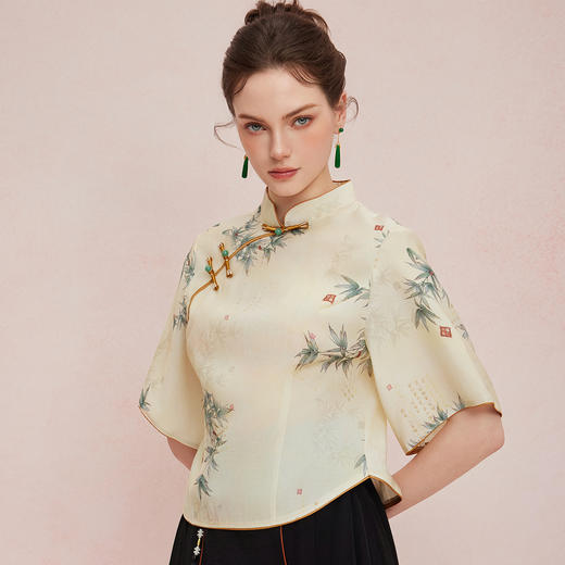 QF500斯尔丽25新款流光刺绣新中式国风套装减龄甜美上衣加半裙两件套 商品图4