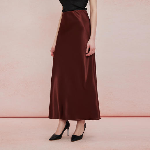 QF503斯尔丽2025夏季新款半裙悬垂线条流畅气质高雅时尚百搭中长款半裙 商品图2