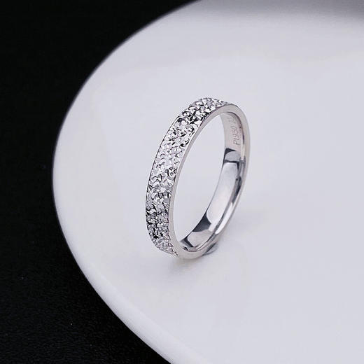 【限时8.8折】【线上铂金馆】PT950 #碎碎冰 【国际铂金协会】铂金固口实心碎碎冰圈戒碎碎冰戒指（面宽约3.7-4.1mm）(BJZ00082-1)预售产品下单后不退款不退货不换货不补差价) 商品图1