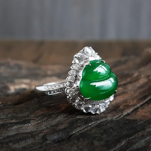 【天然正品】AU750收藏级白金豪镶钻镶天然细腻冰种满绿葫芦翡翠戒指310325AH57 现售价：13800 商品图4