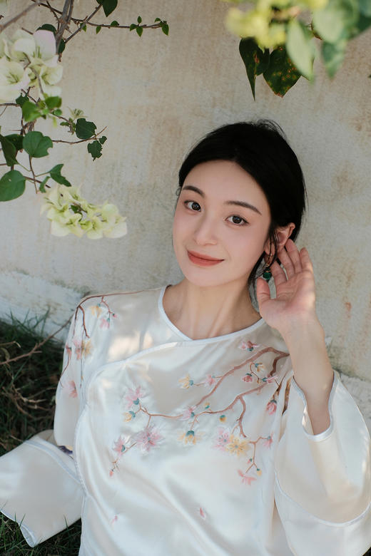 盛唐牡丹| 海棠花开手推绣真丝上衣 商品图1