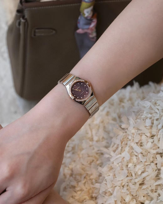 『NOOB official』新款欧米茄五代星座
欧米茄全世界欧米茄广告狂推款，地铁，机场，商场大屏幕大家多多少少一定看到过，辨识度无敌，一眼认出，买它一定没有错！ 商品图5