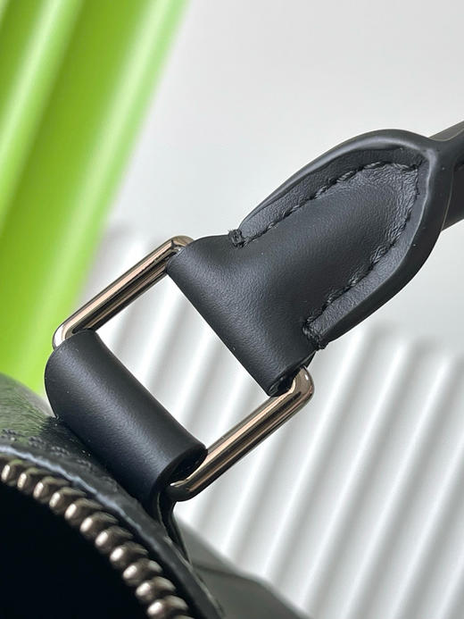 夏季特惠💰850 原单LV M46655 尺寸：35×21×6cm KEEPALL 黑花旅行袋 商品图7