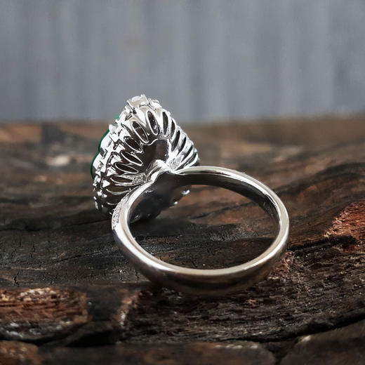 【天然正品】AU750收藏级白金豪镶钻镶天然细腻冰种满绿葫芦翡翠戒指310325AH57 现售价：13800 商品图6