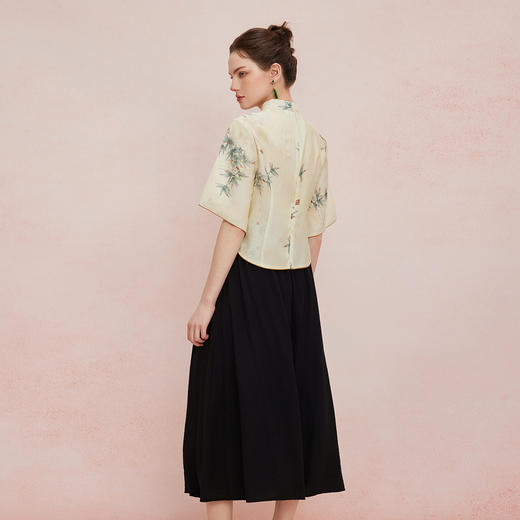 QF500斯尔丽25新款流光刺绣新中式国风套装减龄甜美上衣加半裙两件套 商品图1