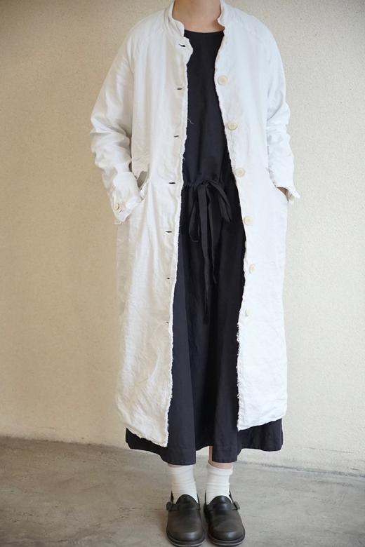 (5折) AEQUAMENTE 复古白长款外套大衣 商品图3