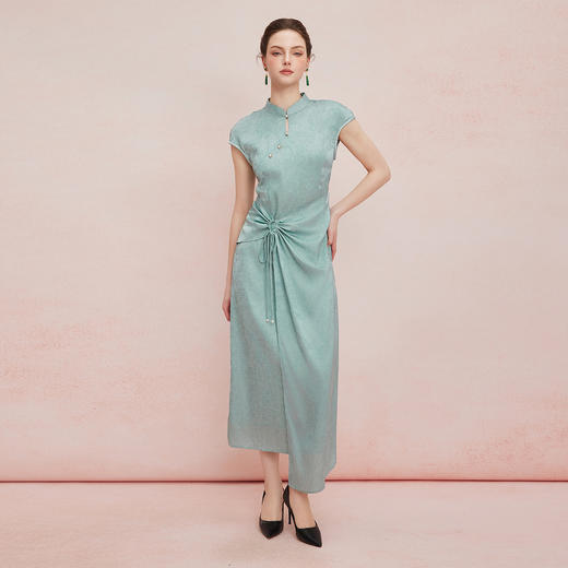 QF818斯尔丽2025夏季新款改良式腰部挡小肚腩设计小盖袖中长款旗袍 商品图8
