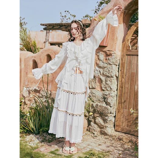 两三事 荷光游灵 2025夏季新款休闲荷叶边绑带束口袖雪纺衫女宽松 商品图1