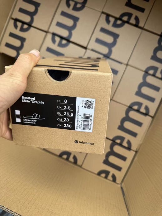 原单正品 Lululemon Restfeel熊猫配色拖鞋太好看！🐼配色很好搭衣服，越看越好看，穿上也很舒服，黑白两色 尺码36.5-43
原价500➕ 商品图9