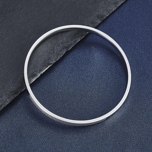 【限时8.8折】【线上铂金馆】PT950 【国际铂金协会】铂金空心(面宽约3.7-4.1mm)仿钻时尚固口手镯(BSZ00034)预售产品下单后不退款不退货不换货不补差价) 商品图2