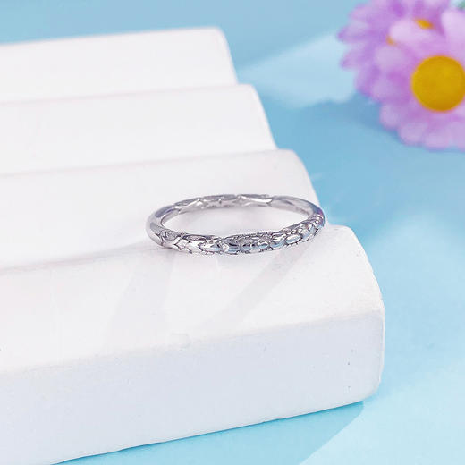 【限时8.8折】【线上铂金馆】PT950 【国际铂金协会 】铂金实心固口戒指卷草纹圈戒（面宽约2-2.4mm）(BJZ00197)预售产品下单后不退款不退货不换货不补差价) 商品图1