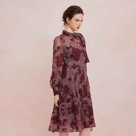 QF870斯尔丽2025夏季新款提花烧花印花工艺半透感宽松时尚廓形连衣裙 商品图2