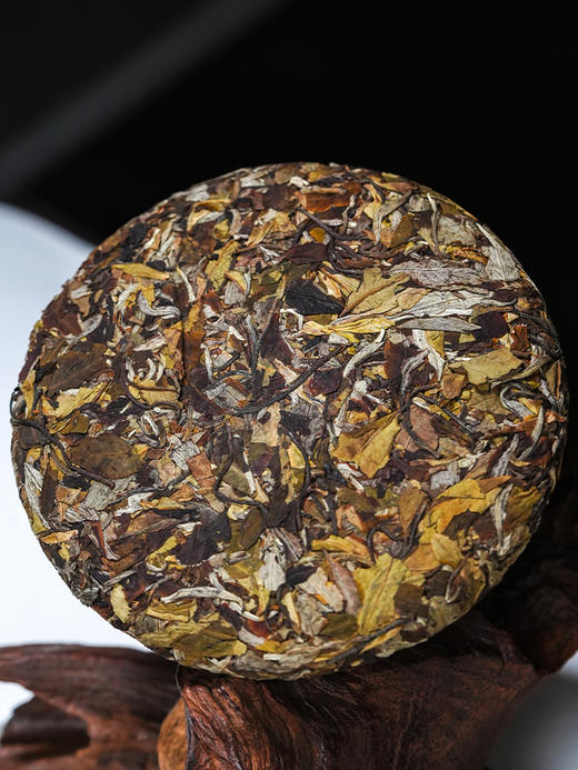 【5年干仓陈化】【爆香爆甜】2020年 冰岛白茶 五寨头春老树纯料制作，内劲暗足，蜜甜醇厚，回馈超值补贴，200g/饼，数量有限；先抢先得！ 商品图1