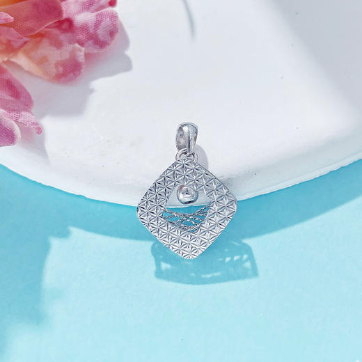 【限时8.8折】【线上铂金馆】PT950 #绕线 【国际铂金协会 精品】铂金镂空绕线四方牌吊坠(BDZ00232)预售产品下单后不退款不退货不换货不补差价) 商品图1