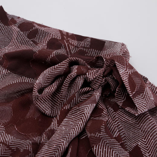 QF870斯尔丽2025夏季新款提花烧花印花工艺半透感宽松时尚廓形连衣裙 商品图5