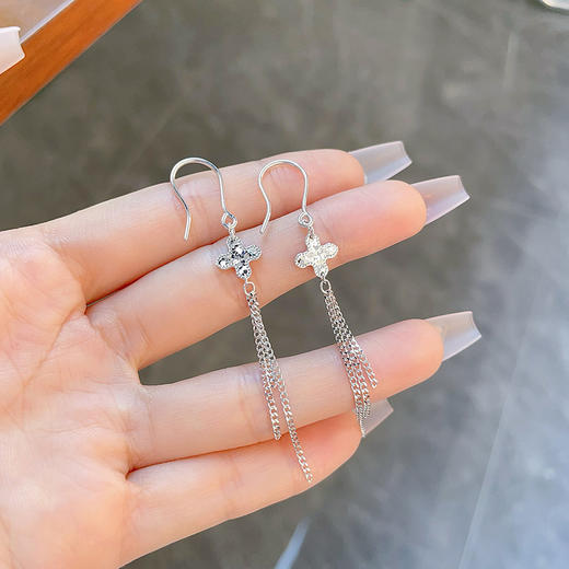 【限时8.8折】【线上铂金馆】PT950 #碎碎冰 【国际铂金协会 精品】铂金实心碎碎冰十字架流苏耳饰耳吊耳钩(BES00224)预售产品下单后不退款不退货不换货不补差价) 商品图3