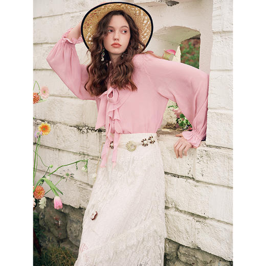 两三事 浮浪梦云 2025夏季新款法式荷叶边绑带领两件套长袖衬衫女 商品图1