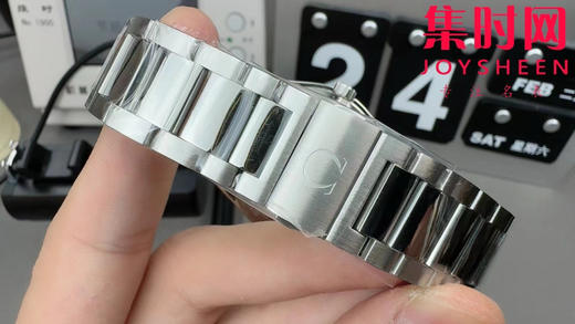 欧米茄VS海马150米系列 黑色盘 3点位日历 男士腕表
机芯：搭载VS一体Cal.8500 商品图7