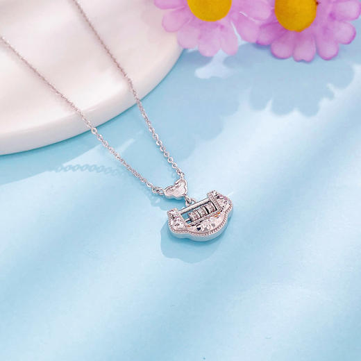 【限时8.8折】【线上铂金馆】PT950 #时来运转 【精品】【国际铂金协会】铂金镂空岁岁平安碎碎冰长命锁贺岁锁包调节套链（可转动）(BTL00269)预售产品下单后不退款不退货不换货不补差价) 商品图2