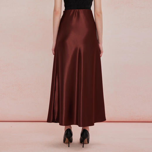 QF503斯尔丽2025夏季新款半裙悬垂线条流畅气质高雅时尚百搭中长款半裙 商品图1