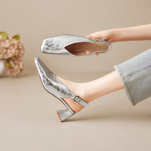 【预售5天】真皮豹纹时尚银色粗跟包头凉鞋女夏季新款方头中跟法式高跟鞋MBJR&6887 商品图4