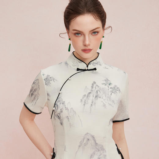 QF823斯尔丽25新款改良式旗袍提花工艺飘逸下摆插片A型显瘦浪漫连衣裙 商品图4