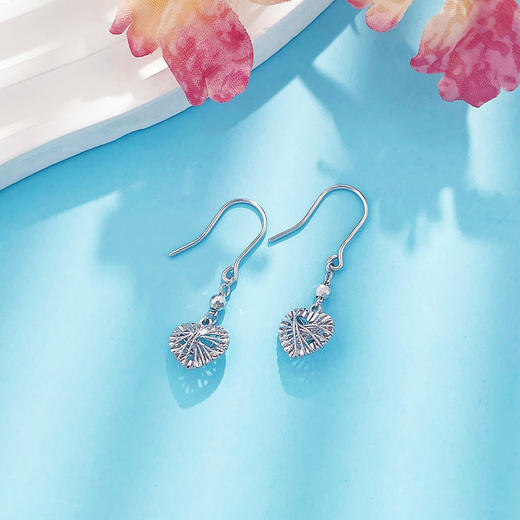 【限时8.8折】【线上铂金馆】PT950 #520快乐 #怦然心动 #绕线 【国际铂金协会 】铂金镂空爱无止境绕线爱心心形耳饰耳吊耳钩(BES00272)预售产品下单后不退款不退货不换货不补差价) 商品图1