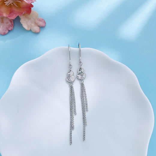 【限时8.8折】【线上铂金馆】PT950 #母亲节 #葫芦 【国际铂金协会  精品】铂金实心渐变链条流苏福禄多多鱼鳞葫芦耳饰耳钩耳吊(BES00234)预售产品下单后不退款不退货不换货不补差价) 商品图3