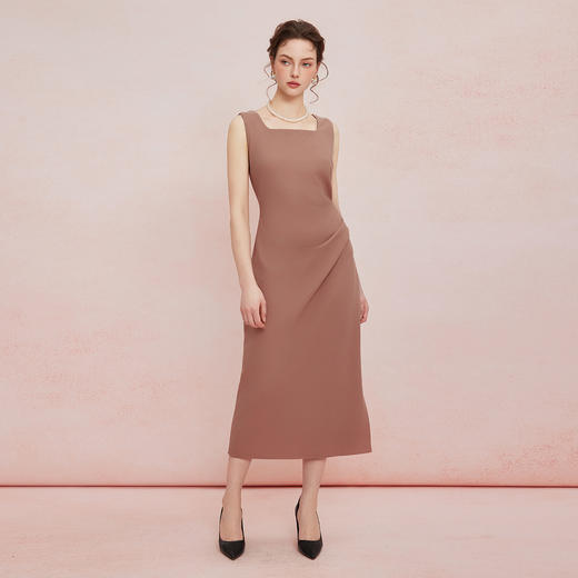 QF845斯尔丽2025新款高弹面料舒适收褶显瘦藏肚子侧边开叉背心式连衣裙 商品图4