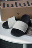 原单正品 Lululemon Restfeel熊猫配色拖鞋太好看！🐼配色很好搭衣服，越看越好看，穿上也很舒服，黑白两色 尺码36.5-43
原价500➕ 商品缩略图3