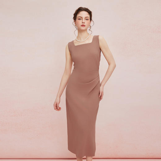 QF845斯尔丽2025新款高弹面料舒适收褶显瘦藏肚子侧边开叉背心式连衣裙 商品图0