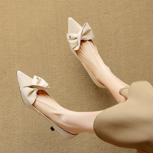 【预售5天】法式羊皮尖头高跟鞋女四季通勤百搭蝴蝶结细跟单鞋浅口气质女鞋DB&M6150 商品图3