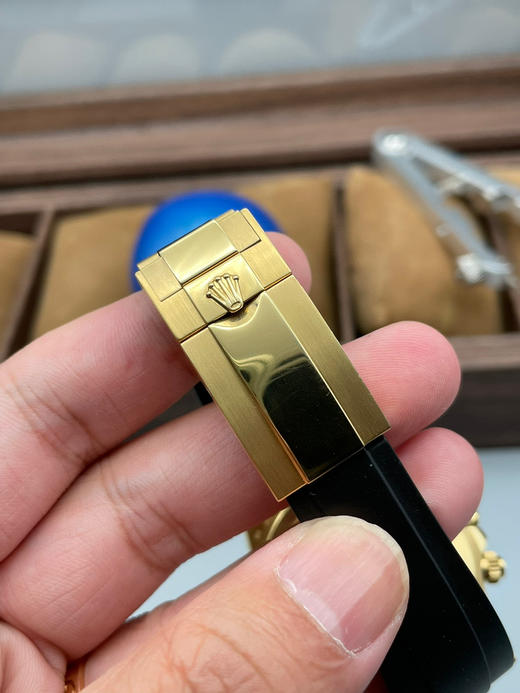 CLEAN厂/C厂劳力士116518  小恶魔 小怪兽➕胶带迪通拿 本次116519，购买两只同款水泥灰迪通拿开模 一只拆散抄数，另外一只备用，这个白金熊猫的数字刻度工艺异常复杂❕❕❕ 商品图6