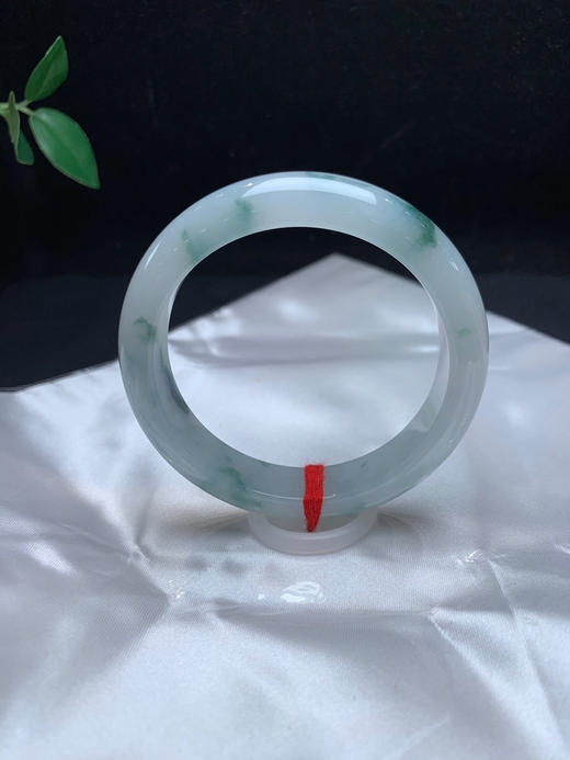 612816，54.8细糯飘花手镯，12.6-8mm，整体干净秀气，飘清新灵动蓝花，完美的，超值价💰17900 #优石客珠宝#香玉荟萃 商品图1