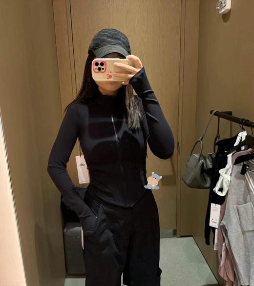 我愿称之为最显瘦的上衣 没有之一  上身秒瘦20斤的感觉！ 版型绝好  太有腰身了 airbursh 💰950rmb 商品图4