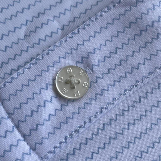 正品FJ 男款高尔夫短袖体恤，快干透气。欧码偏大
白色S XXL 抹茶XXL 浅蓝S XL 各几件
断码特价 商品图6