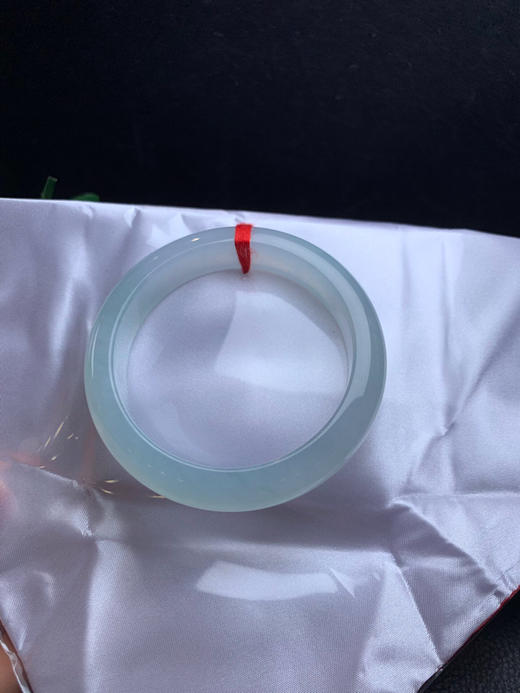 612817，55.8 冰晴绿手镯，冰冰，纯整体干净清爽，带些淡淡的绿底 商品图4