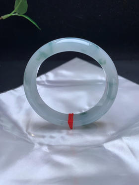 612816，54.8细糯飘花手镯，12.6-8mm，整体干净秀气，飘清新灵动蓝花，完美的，超值价💰17900 #优石客珠宝#香玉荟萃