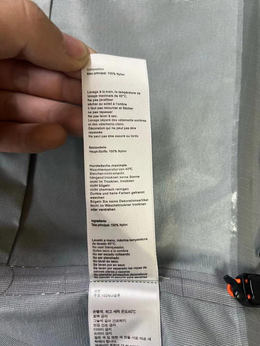 正品！凯乐石KAILAS  MONT LT系列 运动户外登山GTX硬壳轻量单层  防水防风冲锋衣 男女同款

尺码：s-2xl
颜色：曜石黑 岩石灰 商品图7