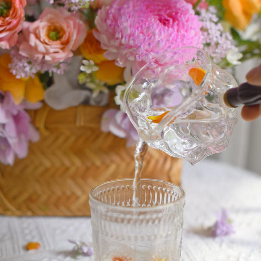 《藻雪漫游》奶油桃子牡丹菊手提花篮 商品图3