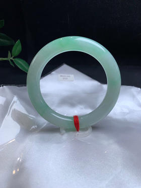 612820，57.5 带绿细圆条，整体带甜绿色，清新有种水