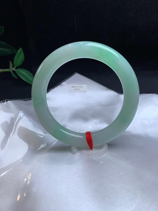 612820，57.5 带绿细圆条，整体带甜绿色，清新有种水 商品图1