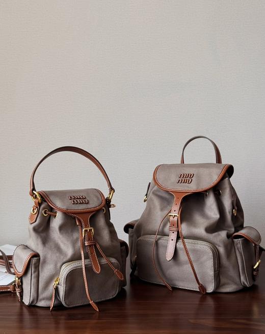 缪缪 25新品伦敦限定 高定帆布双肩包～（MM） 商品图1