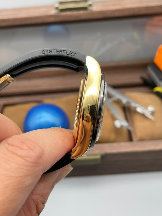 CLEAN厂/C厂劳力士116518  小恶魔 小怪兽➕胶带迪通拿 本次116519，购买两只同款水泥灰迪通拿开模 一只拆散抄数，另外一只备用，这个白金熊猫的数字刻度工艺异常复杂❕❕❕ 商品图4