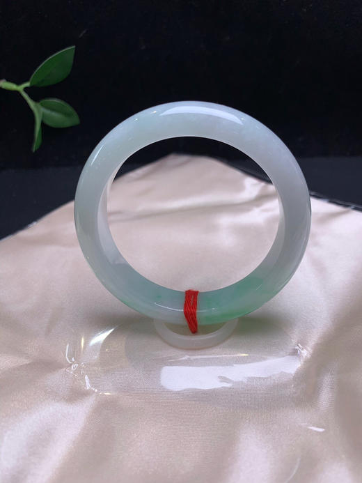 612819，54飘阳绿手镯，一截飘阳绿色，干净清爽 商品图2