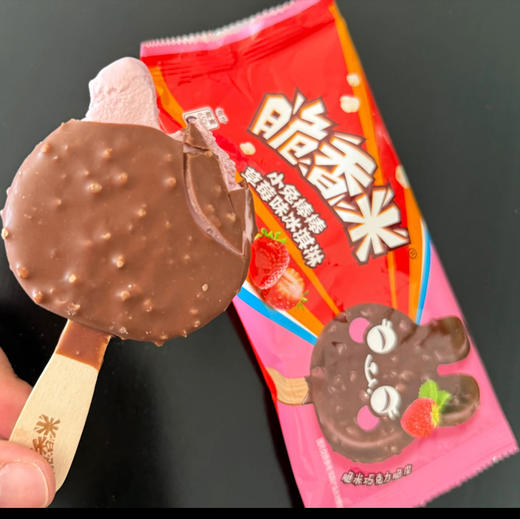 脆香米草莓味冰淇淋 商品图0