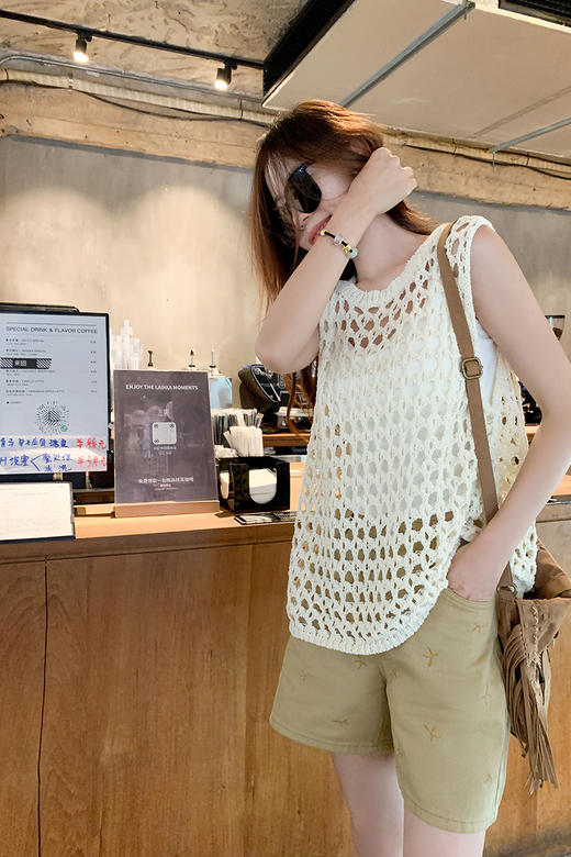 <曾小咸推荐>镂空无袖罩衫针织上衣刺绣短裤 商品图5