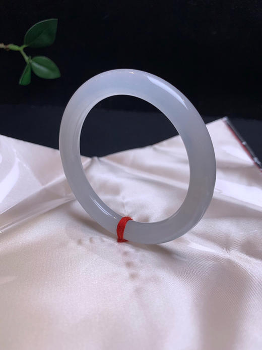 612826，53冰底起光白月光圆条，特别纯净，清新秀气，有光感 商品图3